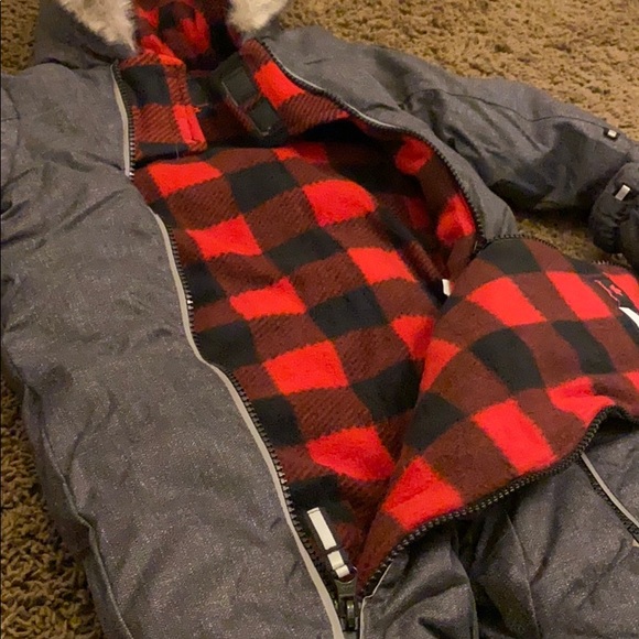 Great Baby snowsuit used twice. - Picture 7 of 10